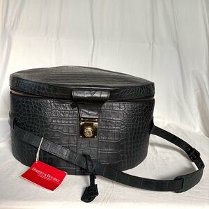 Rare Dooney and Bourke Alto Croc Embossed Leather Hat Box Luggage Bag Travel